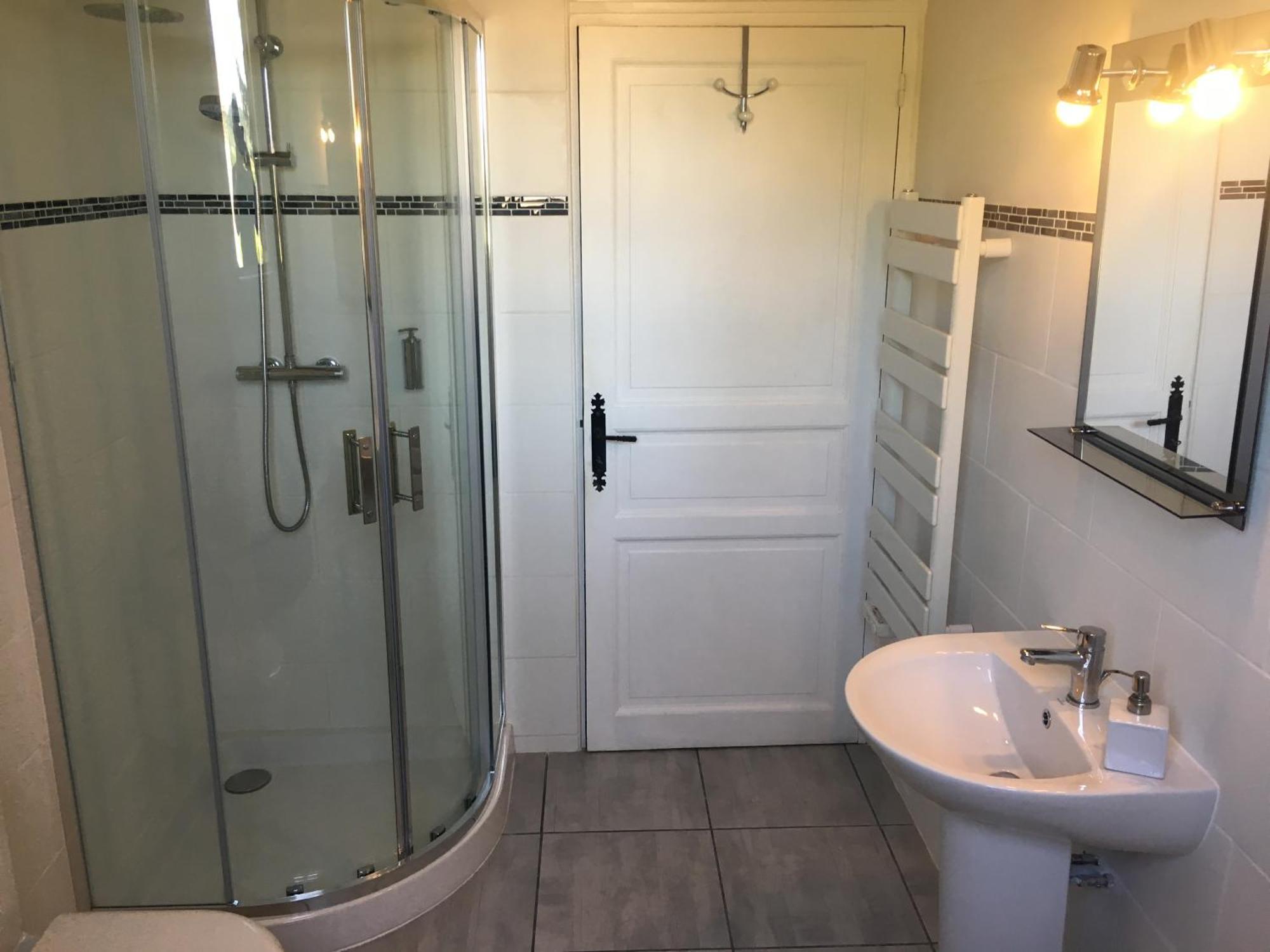 Chez Irene Bed & Breakfast Saint-Quentin-la-Tour Room photo