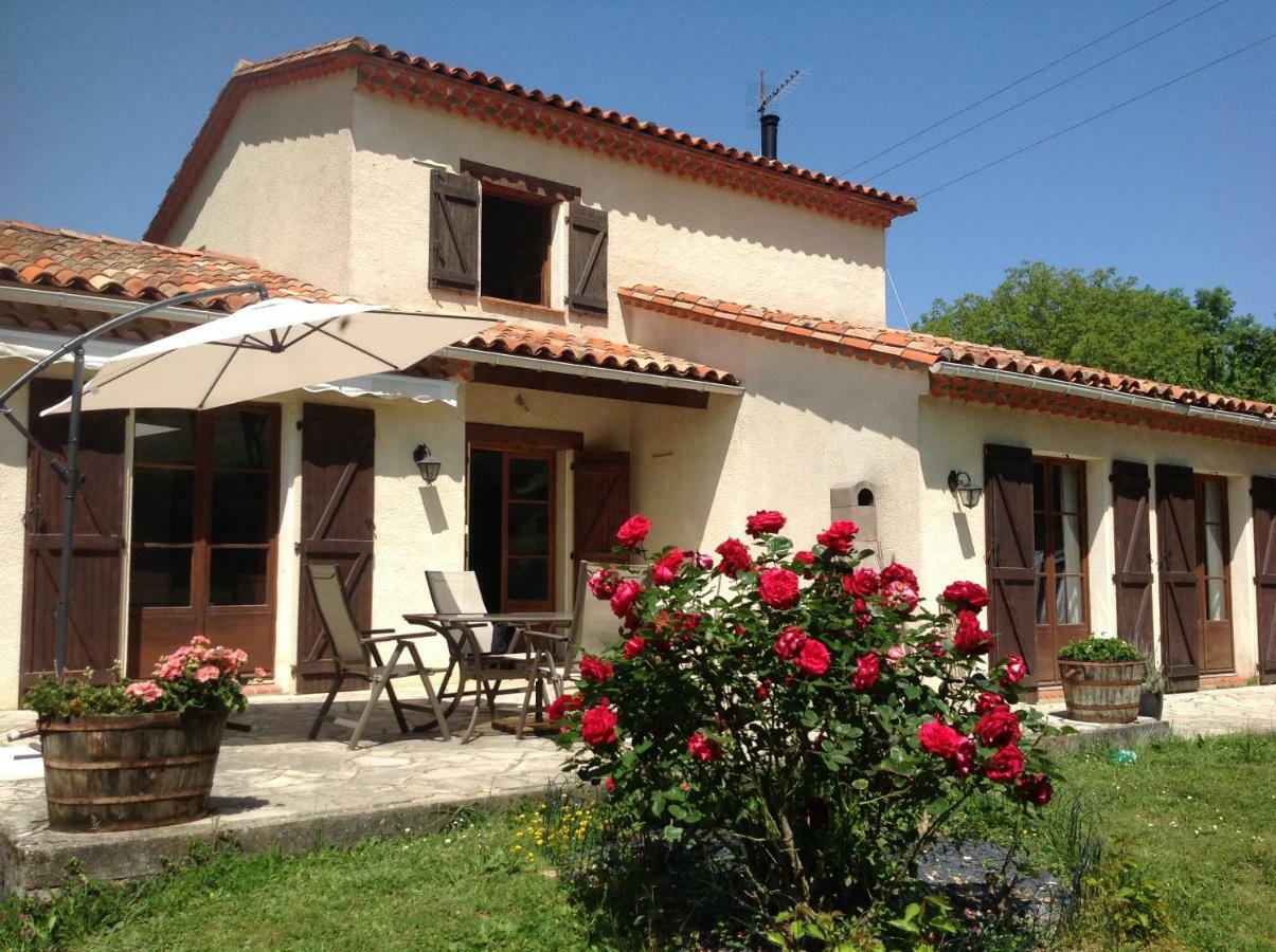 Chez Irene Bed & Breakfast Saint-Quentin-la-Tour Exterior photo